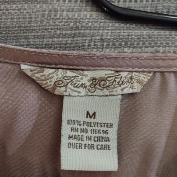 Flin and Flint flirty blouse purple with crochet accent size medium - Picture 6 of 8